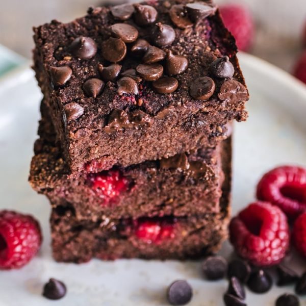 pexels-ella-olsson-3026804